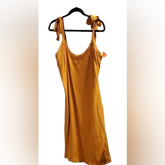 Fashion Nova Dress size 2x color mustard gold like new - Picture 2 of 2